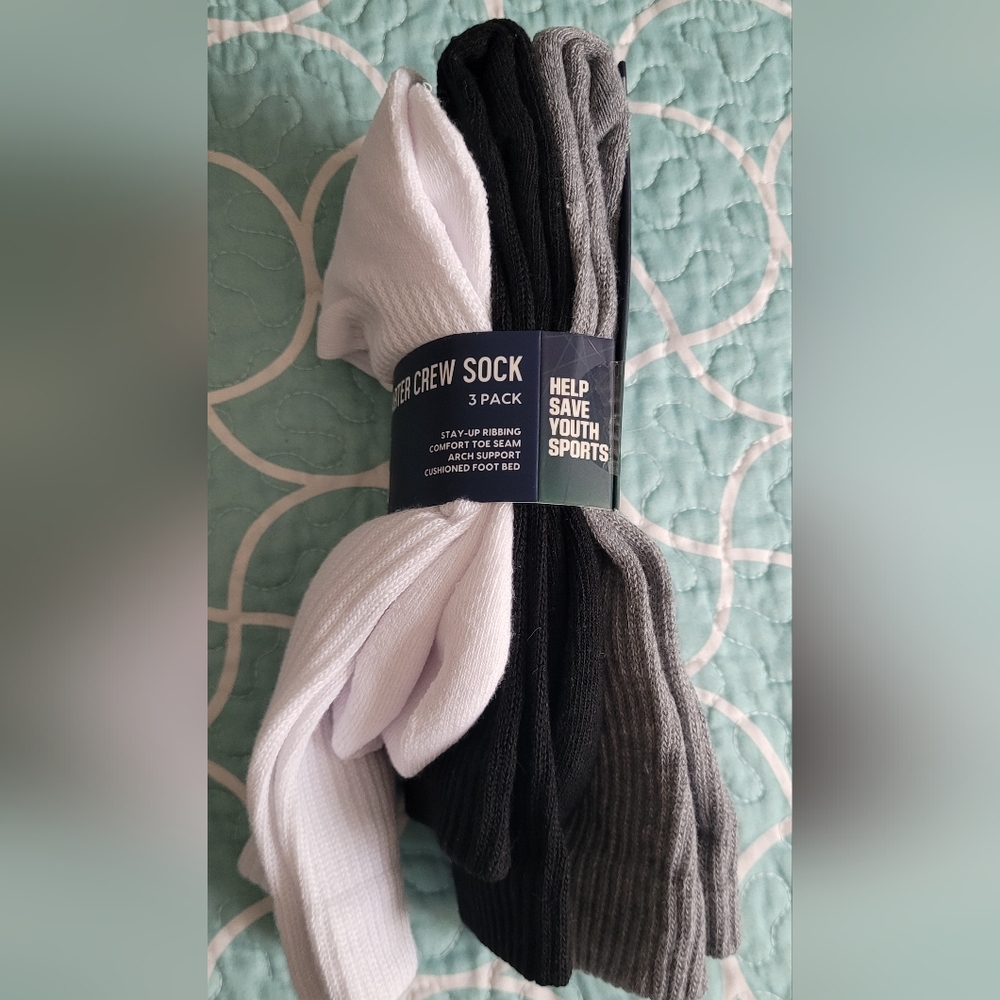 Dicks Sporting Goods - Sports Crew Socks 3-Pack - Black and White